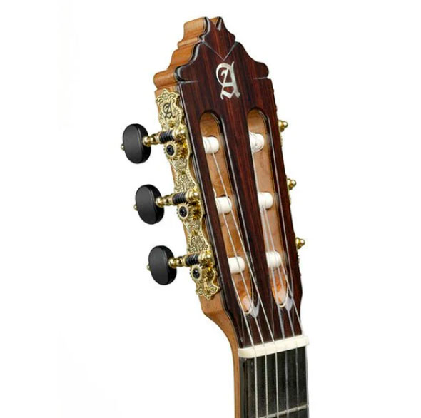 GUITCLAALH026_f.jpg